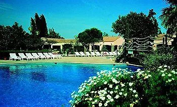 Semesteranläggning (resort) Sowell Family Les Amandiers Arles